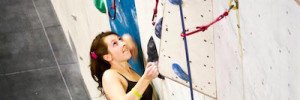 Kletterwand kaufen Kinder kletternd